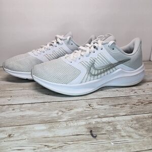 Nike Downshifter Running Shoes Sneakers White Silver Womens Sz.7.5 Clean